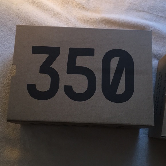 Kanye West Yeezy 350 Triple White (NEVER WORN) - Picture 4 of 6
